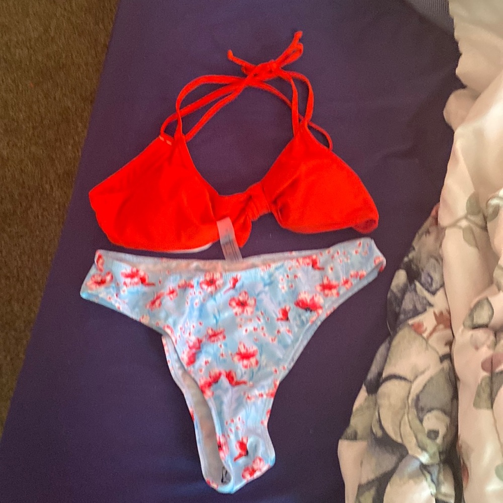 Bathing suit With the pants